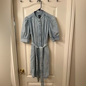 GAP dress size small. Worn once! Excellent condition!